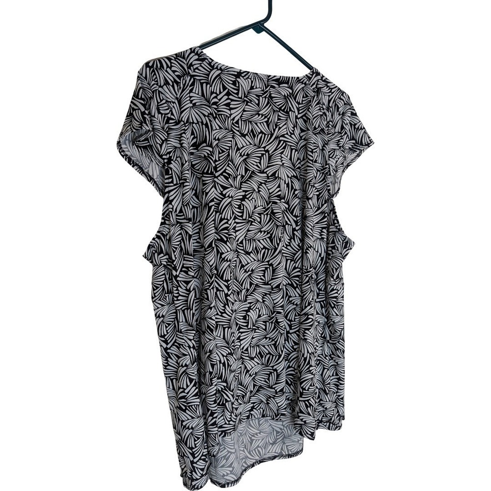 Cato Woman Blouse Plus 22/24W Black White Abstract Print V-Neck Cap Sleeve Top - Picture 9 of 12